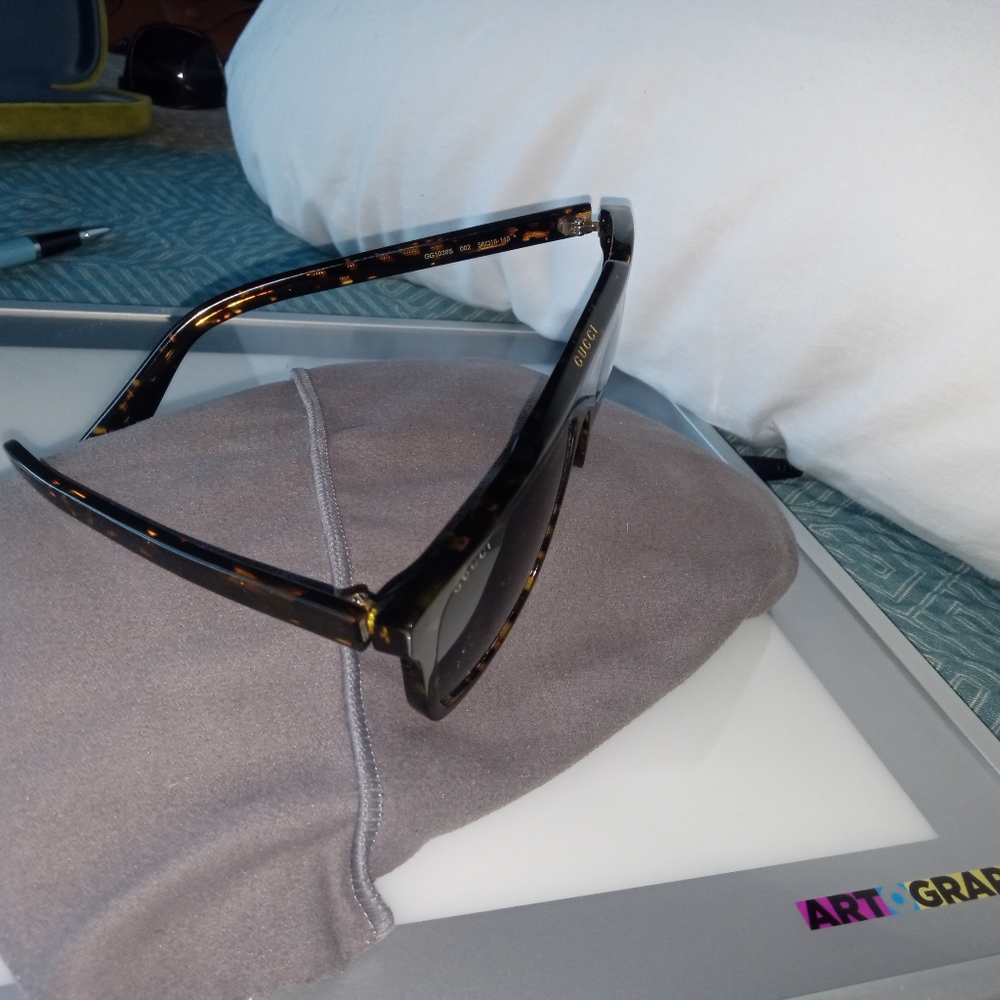 GUCCI - Picture 4 of 6